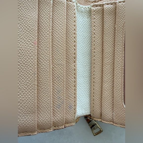 Coach pink pebbled leather wallet with white & gold accents - Picture 8 of 11